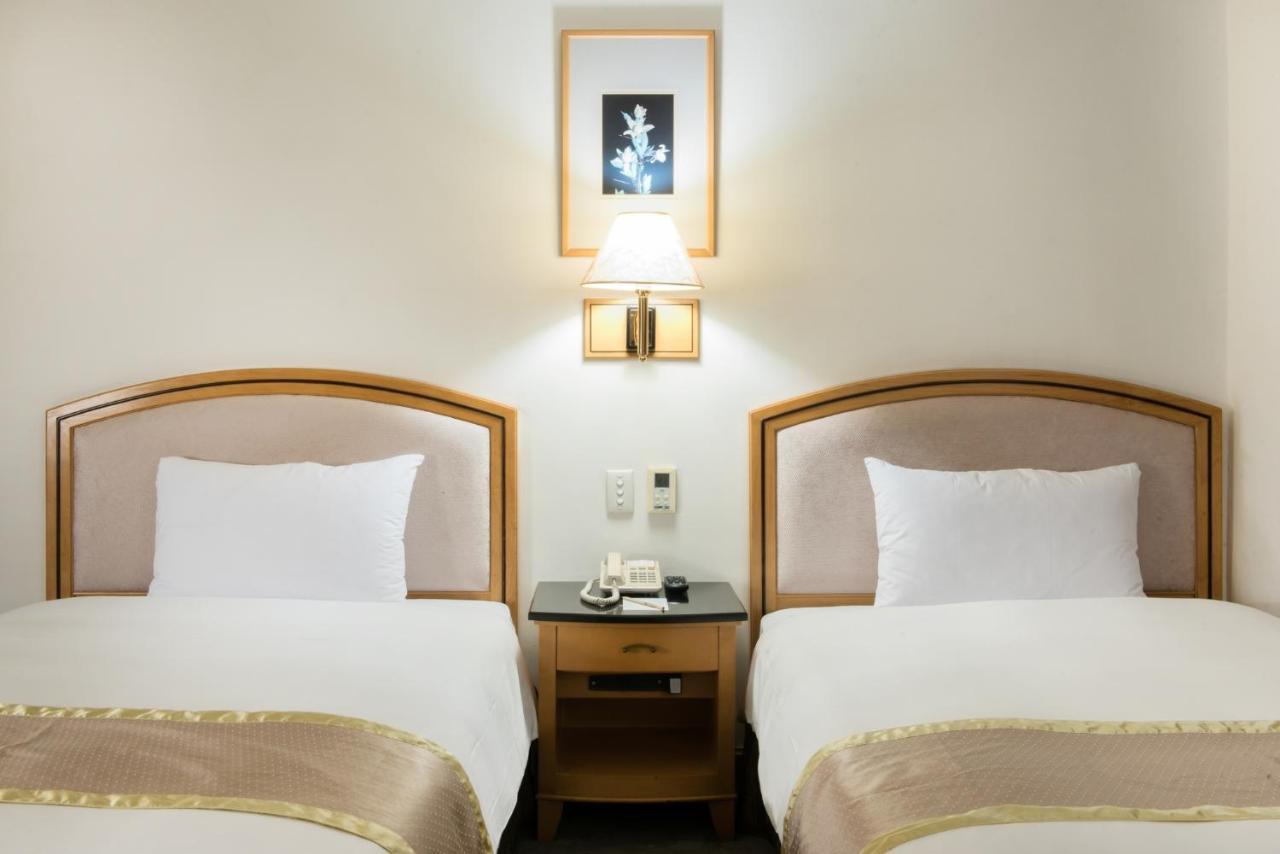 Hometel Hotel Kaohsiung Luaran gambar