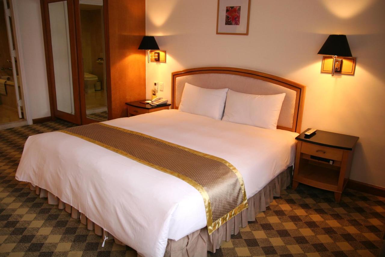 Hometel Hotel Kaohsiung Luaran gambar