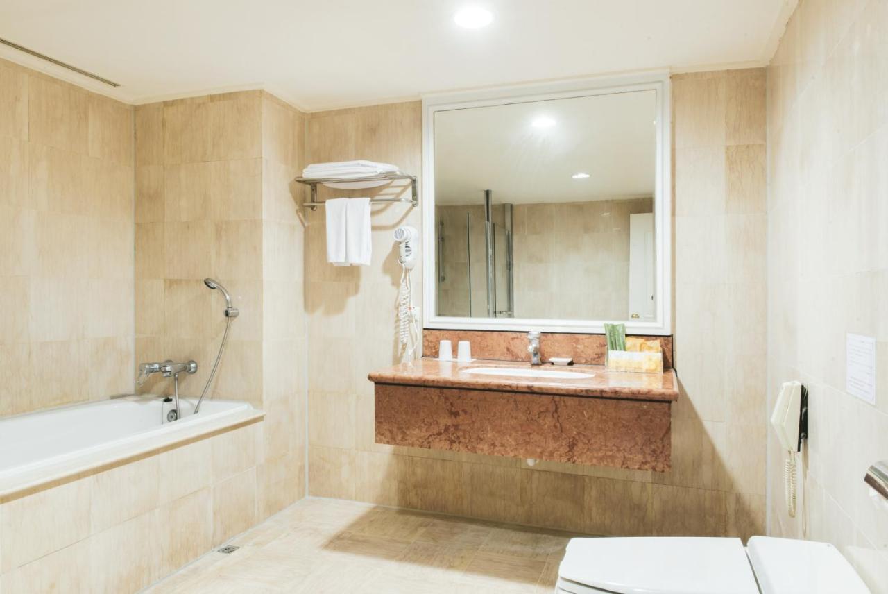Hometel Hotel Kaohsiung Luaran gambar